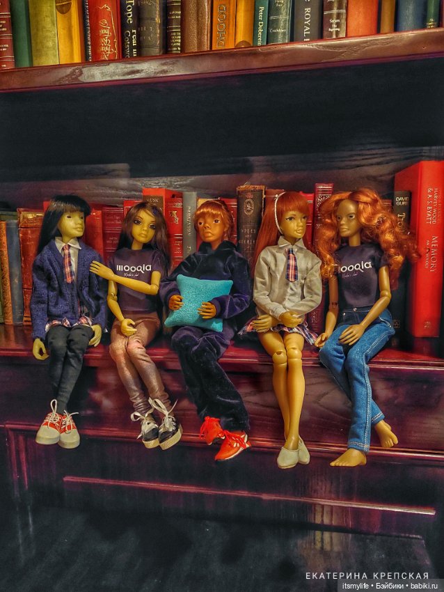 В библиотеке школы Миллвер Оакс (фото 2)