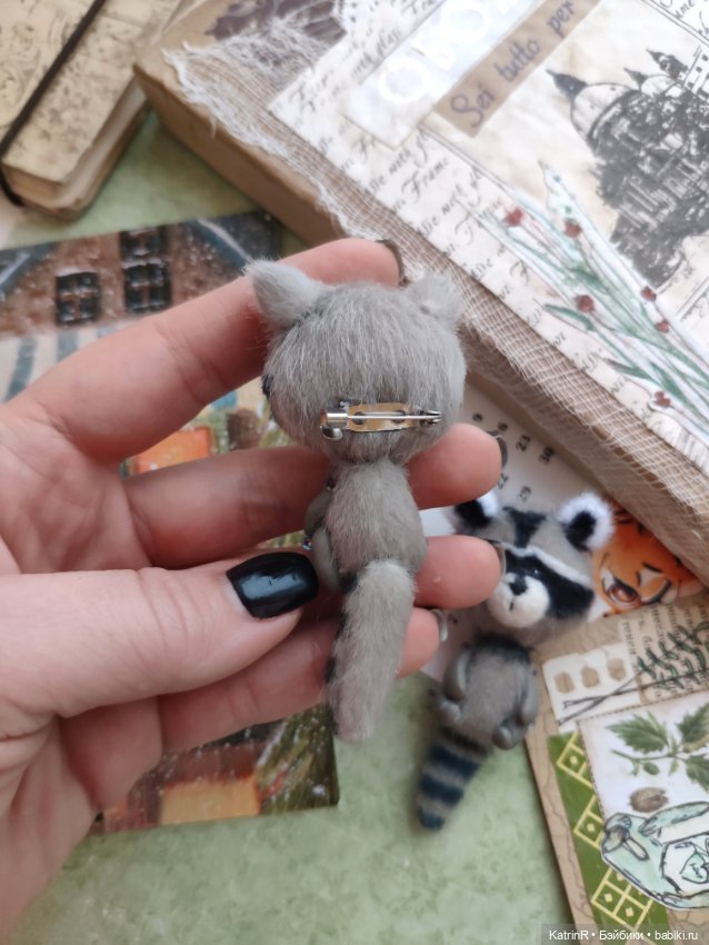 Шкодные еноты — Авторские украшения и аксессуары для кукол: фото (фото 8)