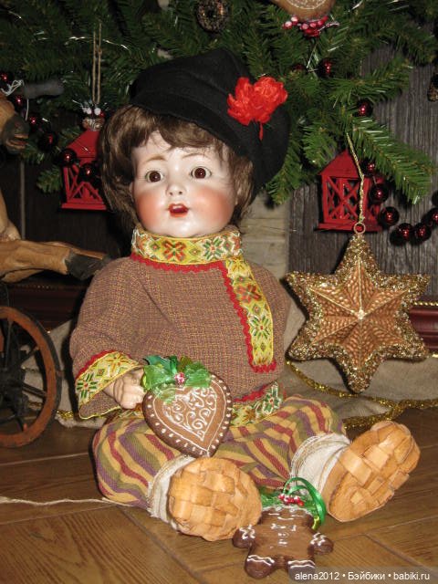 С миру по нитке, голому рубаха. И штанишки. И лапоточки