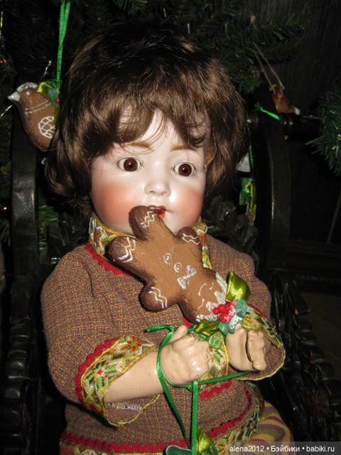 С миру по нитке, голому рубаха. И штанишки. И лапоточки