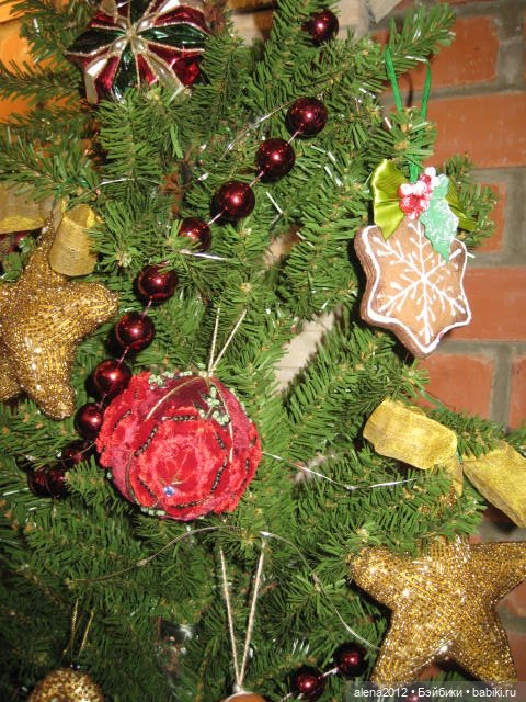 С миру по нитке, голому рубаха. И штанишки. И лапоточки