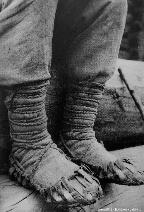 С миру по нитке, голому рубаха. И штанишки. И лапоточки