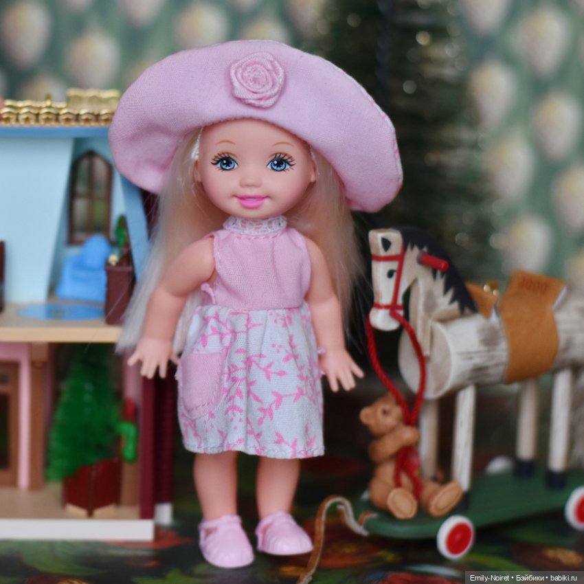 Рождественская атмосфера — Азиатские виниловые куклы (разное): Китай (фото 2)
