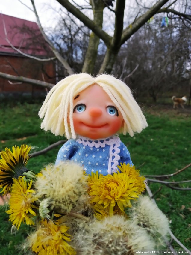 Зимние одуванчики или как Маня чуть Кузю не слопала😄