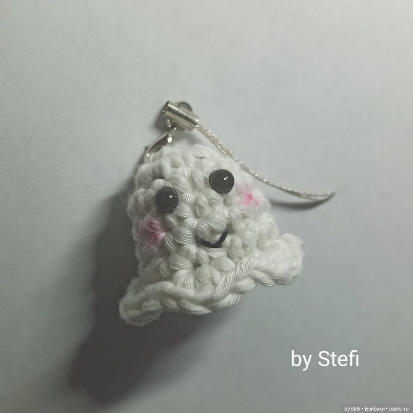 Привидение. Мини-брелок — Вязаные игрушки и амигуруми: крючком (фото 3)