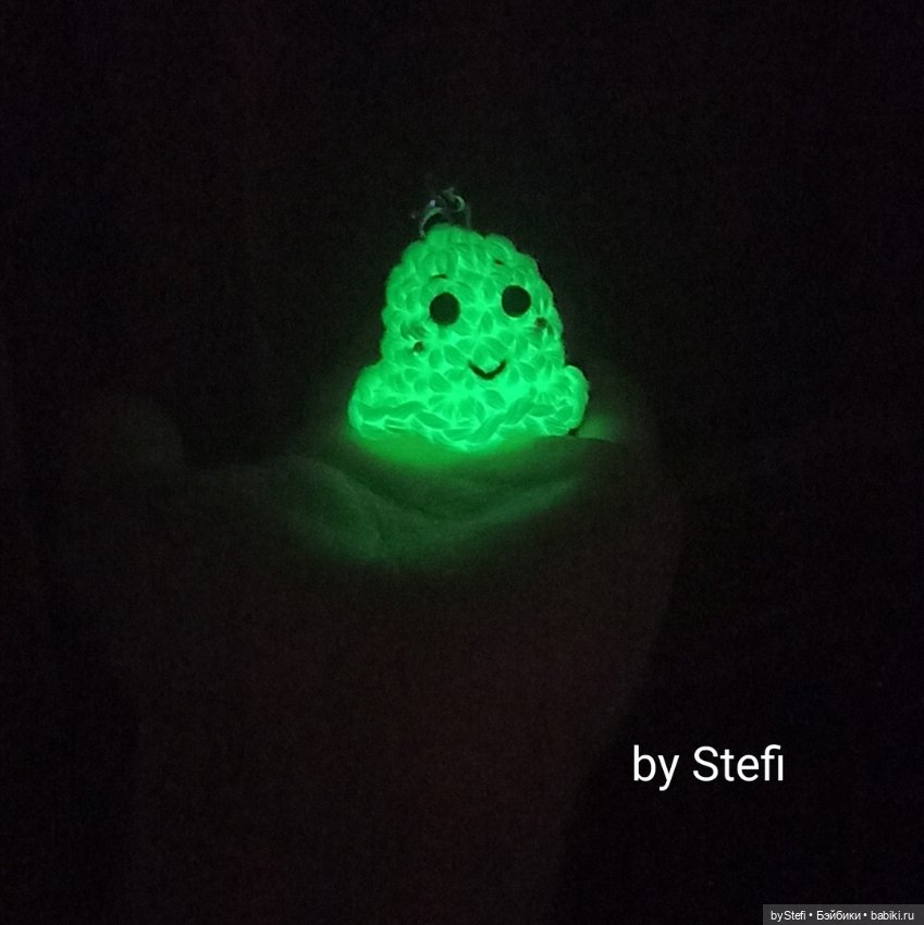 Привидение. Мини-брелок — Вязаные игрушки и амигуруми: крючком (фото 4)