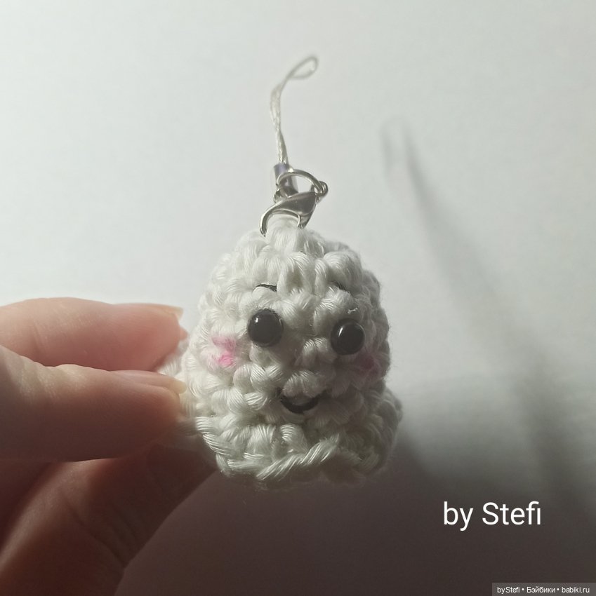 Привидение. Мини-брелок — Вязаные игрушки и амигуруми: крючком (фото 2)