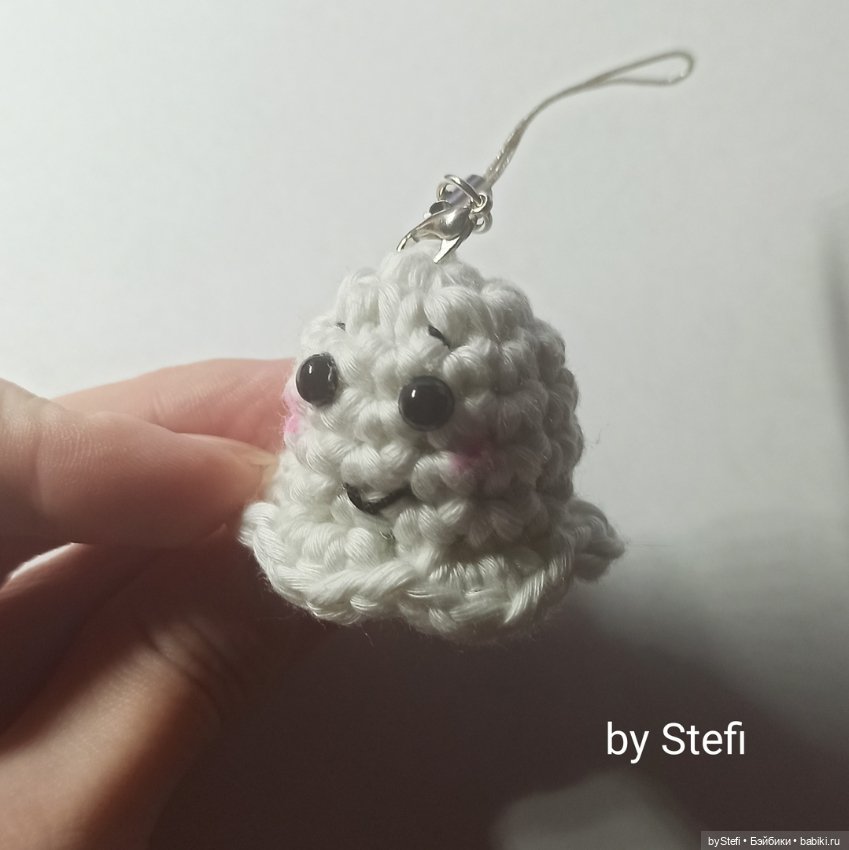 Привидение. Мини-брелок — Вязаные игрушки и амигуруми: крючком