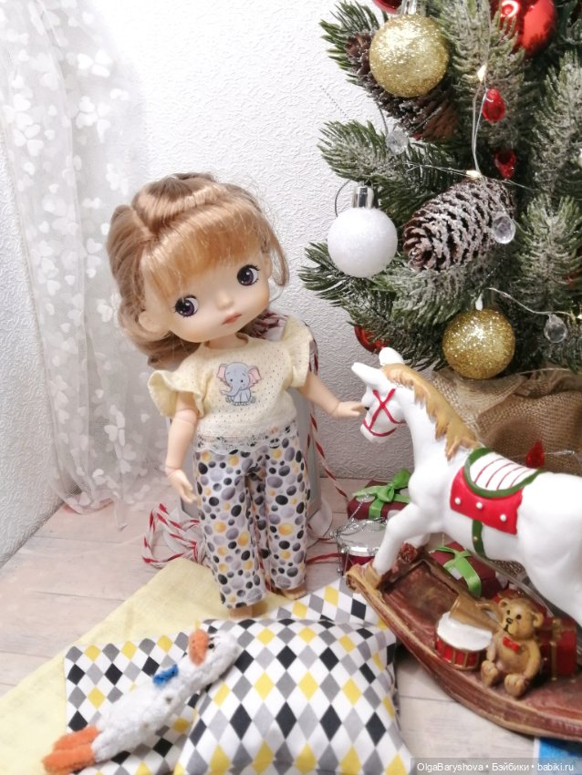 Все ждут новый год — Одежда и обувь для кукол своими руками: фото (фото 3)