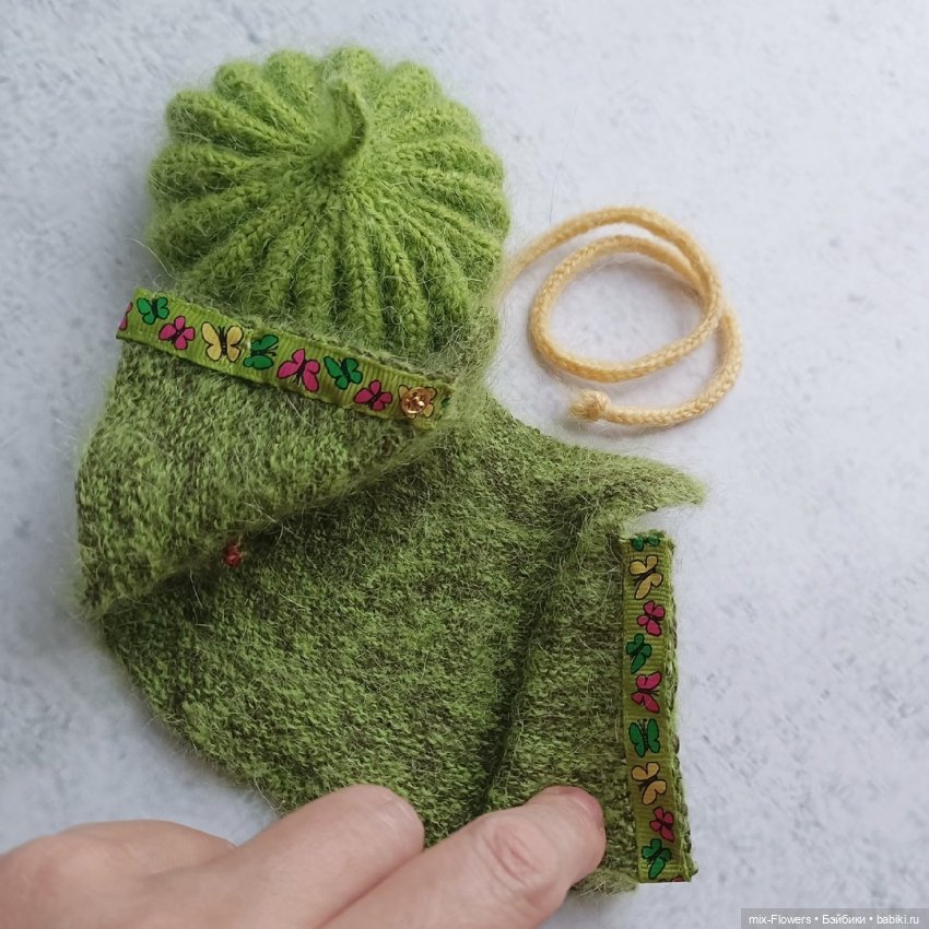 Вяжу куколкам.. Желто-зеленый топик