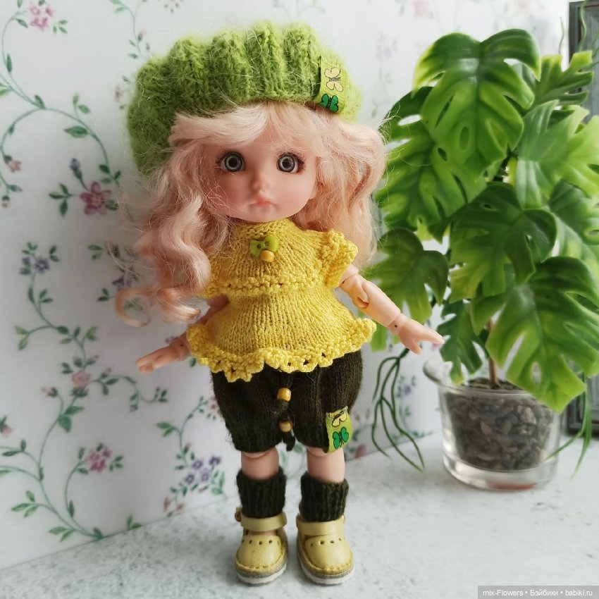 Вяжу куколкам.. Желто-зеленый топик (фото 4)