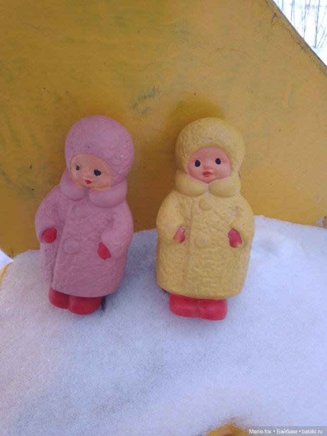 Малыши-укутыши по морозцу прогулялись