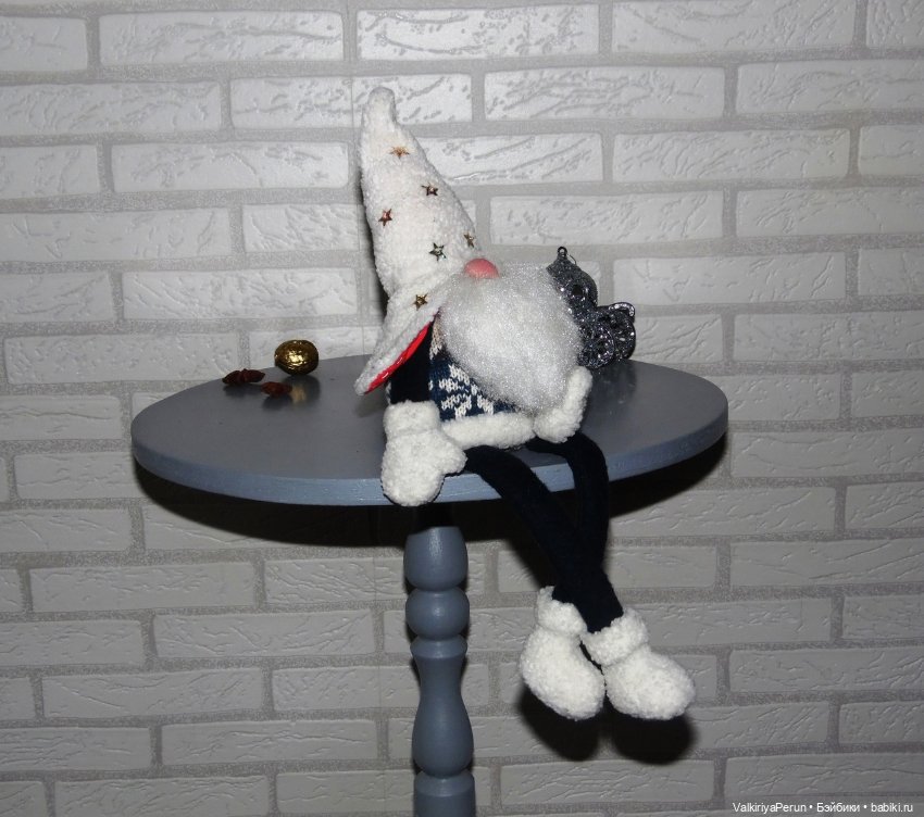 Гном по имени Том — Авторские игрушки из разных материалов: синельная проволока