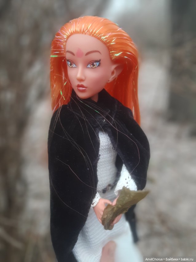 Под сенью увядших деревьев