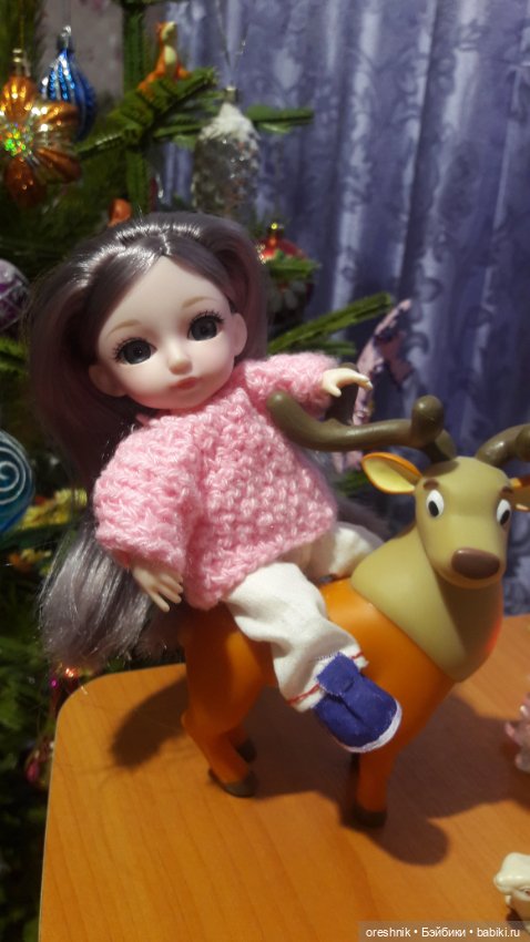 Новый Год подходит – ёлку в дом заводит (фото 9)