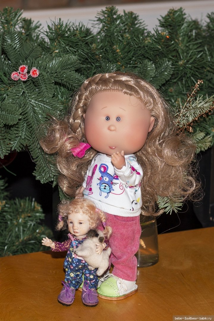 Выход в люди Маруси и Вареньки))