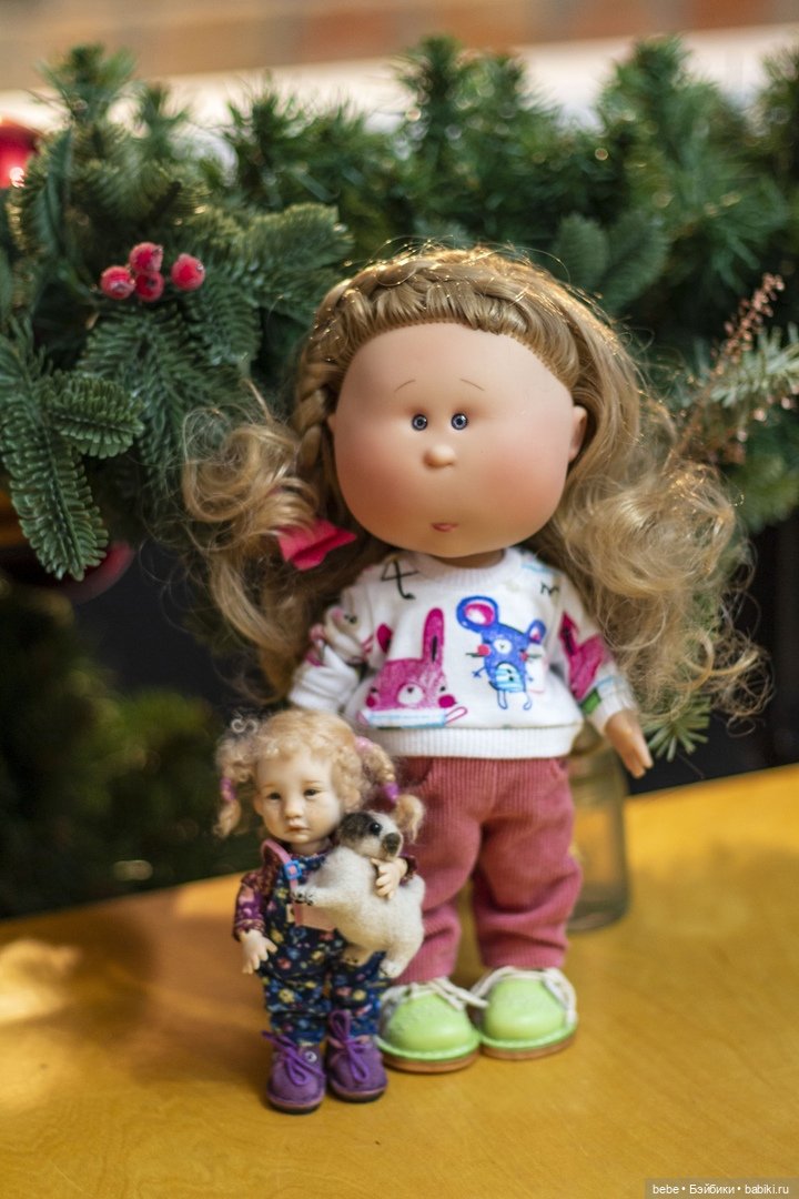 Выход в люди Маруси и Вареньки))