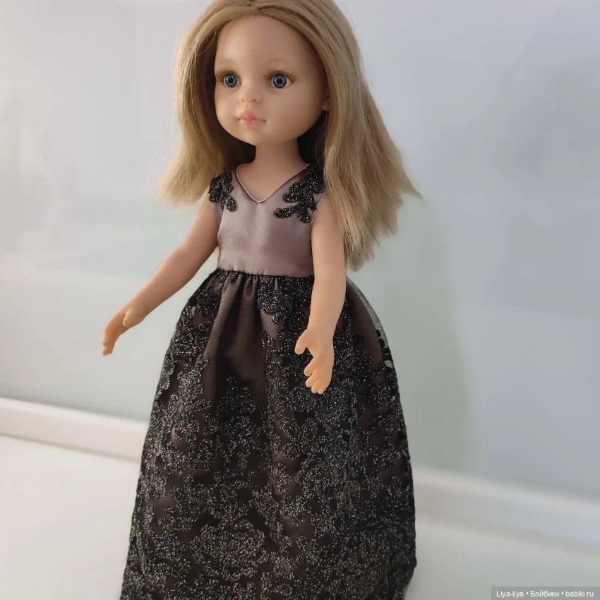 Платье для куклы Паола Рейна