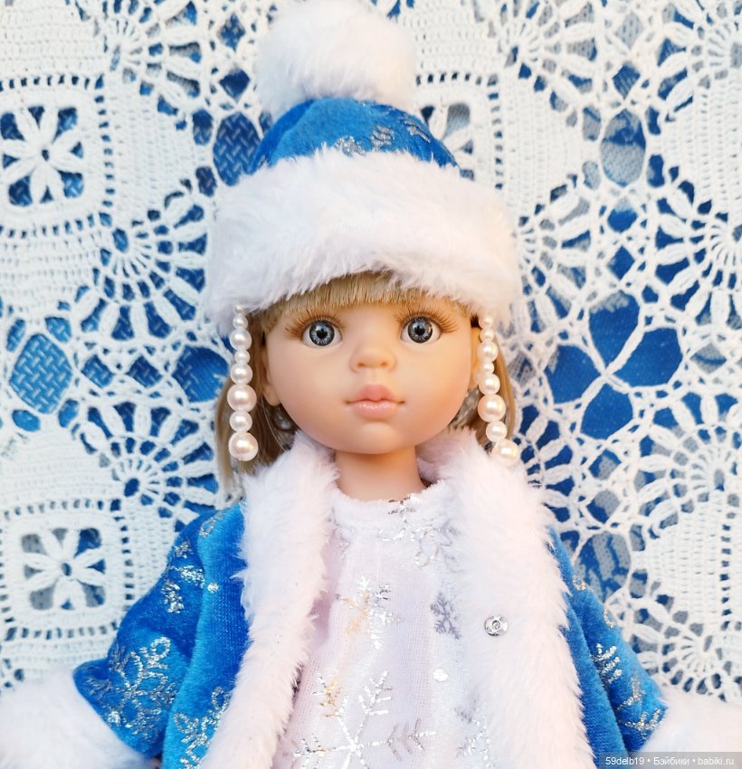 Ещё одна Снегурочка завершает мой марафон новогодней одежды