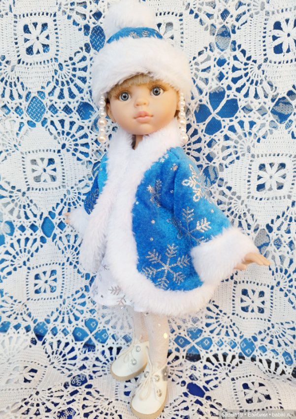 Ещё одна Снегурочка завершает мой марафон новогодней одежды