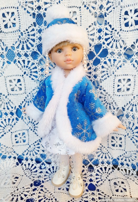 Ещё одна Снегурочка завершает мой марафон новогодней одежды