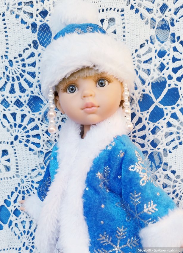 Ещё одна Снегурочка завершает мой марафон новогодней одежды
