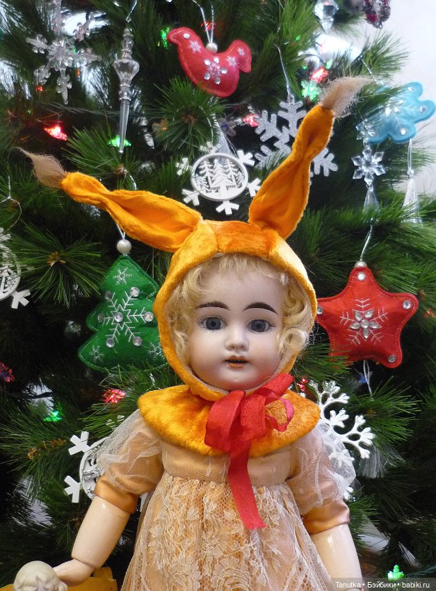 Что такое Новый год? Это все наоборот: ёлки в комнате растут, белки шишек не грызут (фото 8)