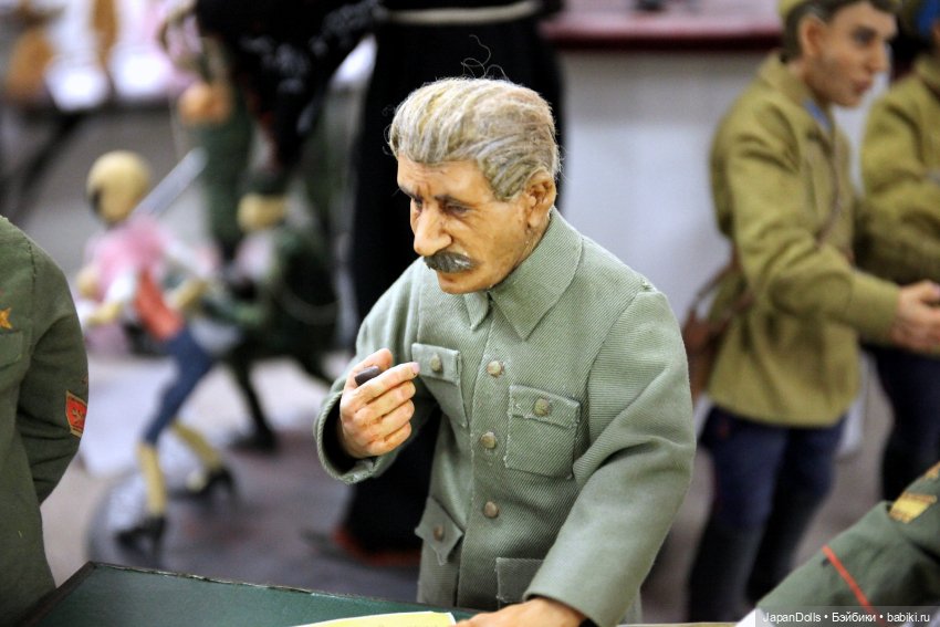 Герои пограничного танкового сражения на выставке "Куклы с характером" (фото 4)