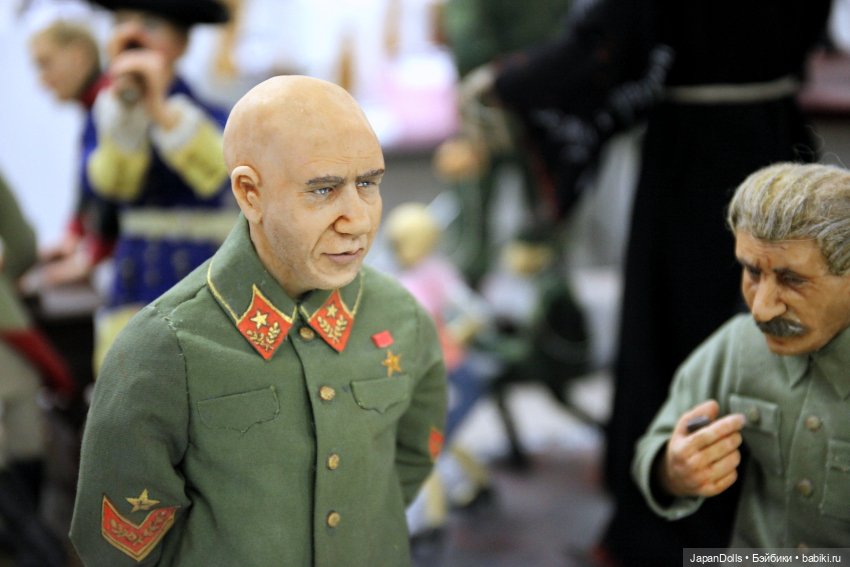 Герои пограничного танкового сражения на выставке "Куклы с характером" (фото 3)