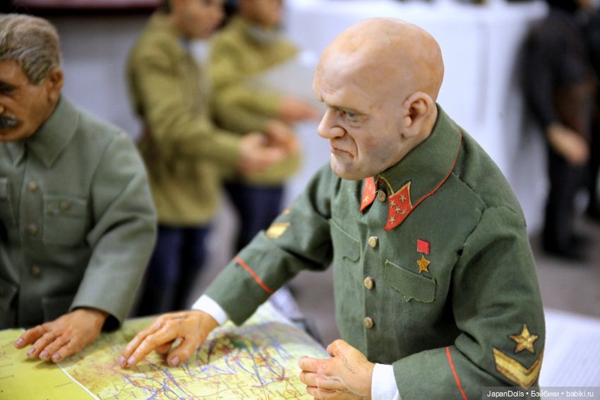 Герои пограничного танкового сражения на выставке "Куклы с характером" (фото 5)