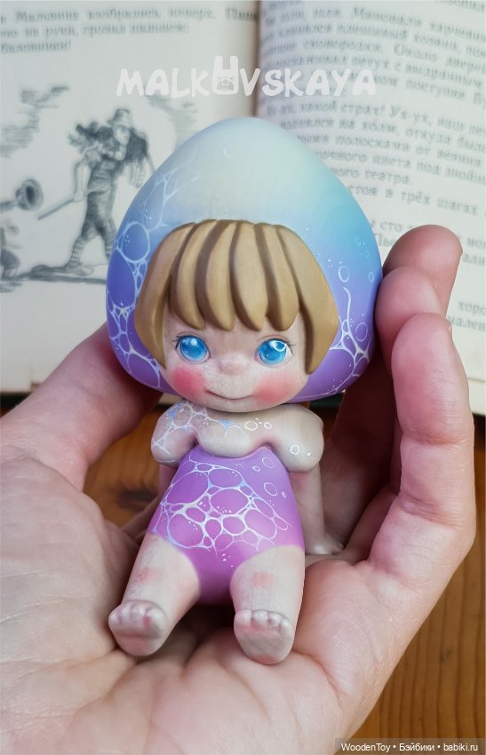 Деревянная девочка на ладошку (фото 5)