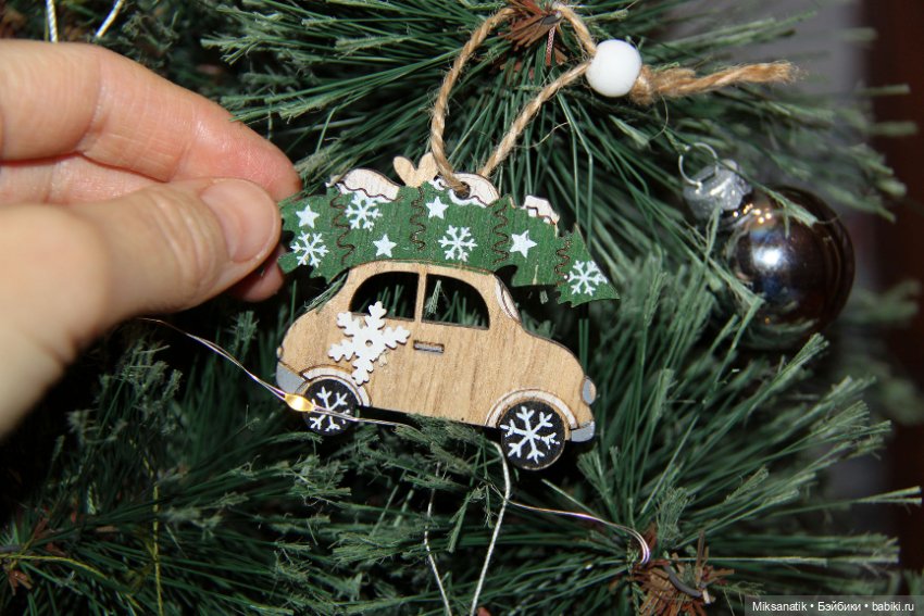 Ёлки по городу мчатся, счастье приносят людям (фото 8)