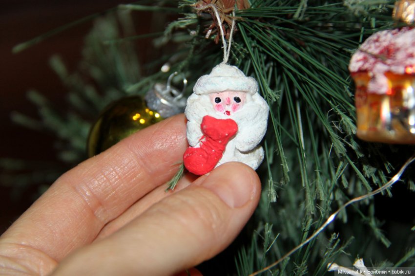 Ёлки по городу мчатся, счастье приносят людям