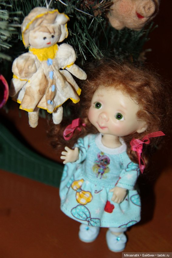 Ёлки по городу мчатся, счастье приносят людям