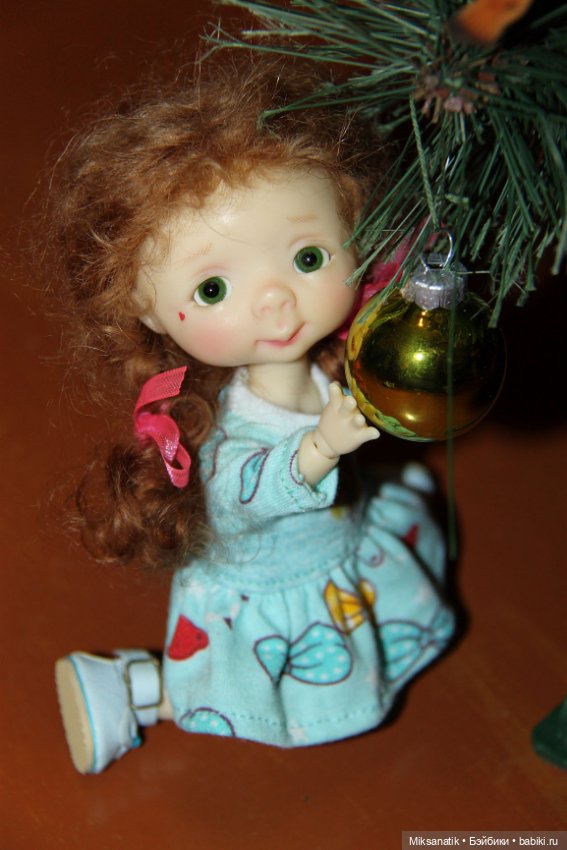 Ёлки по городу мчатся, счастье приносят людям