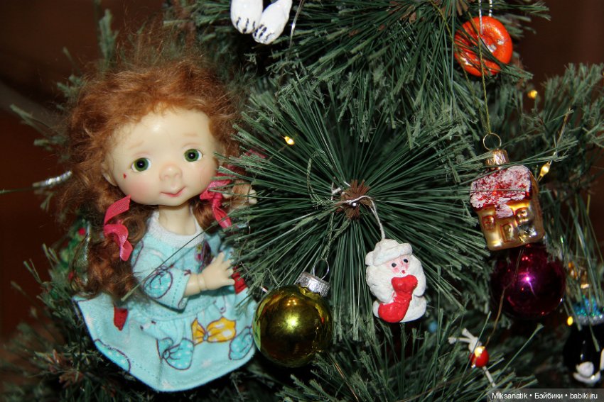 Ёлки по городу мчатся, счастье приносят людям