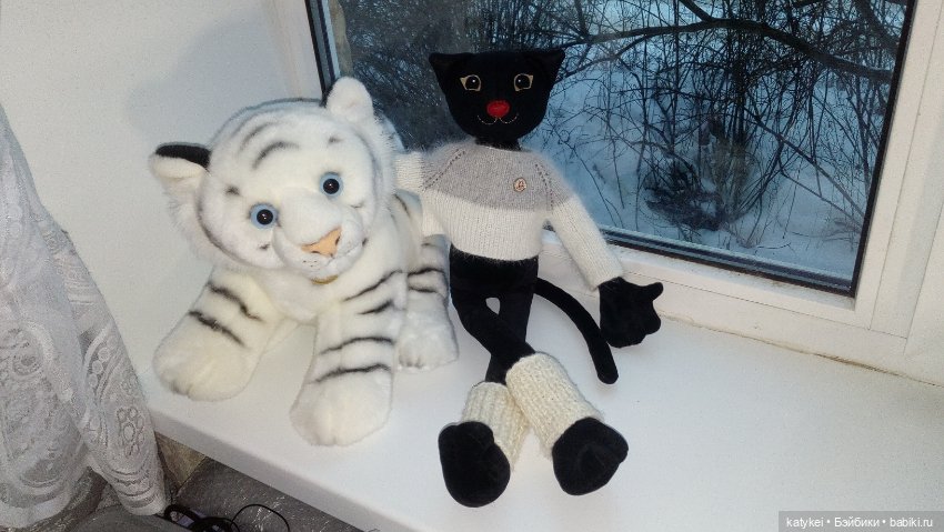 Тигры передают год котикам и зайцам