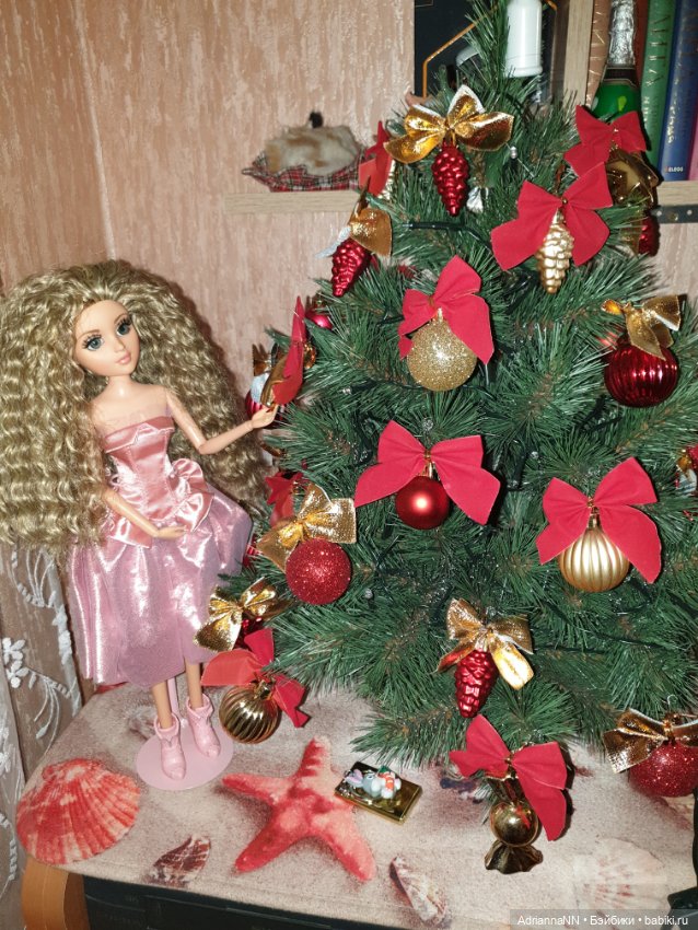 Наша ёлочка. Новогодний сюрприз для куколок Мокси тинз