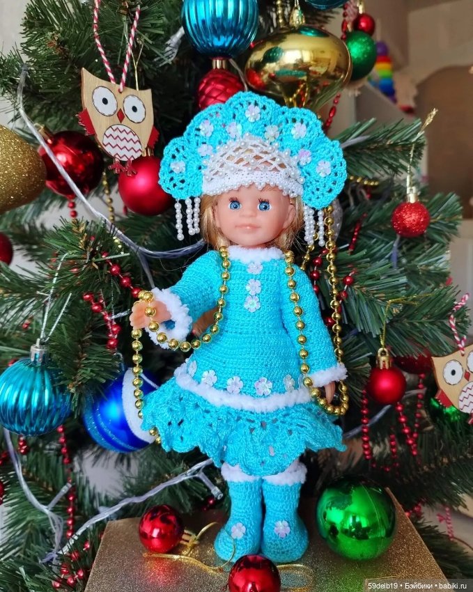 Поздравление с Новым годом от Снегурочек