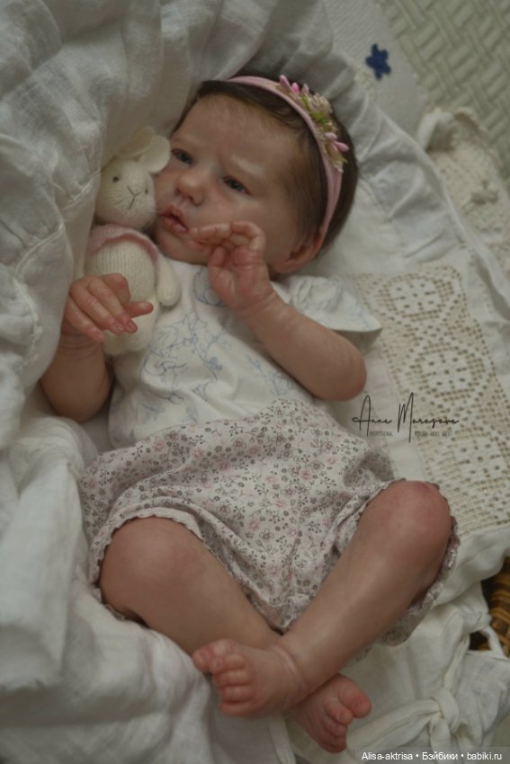Первая куколка 2023 года - малышка Элли Сью