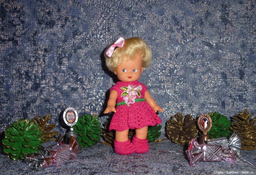 Вязаный наряд "Малиновое Счастье" на кукол косолапок и кисс ми - 17 см и 18 см