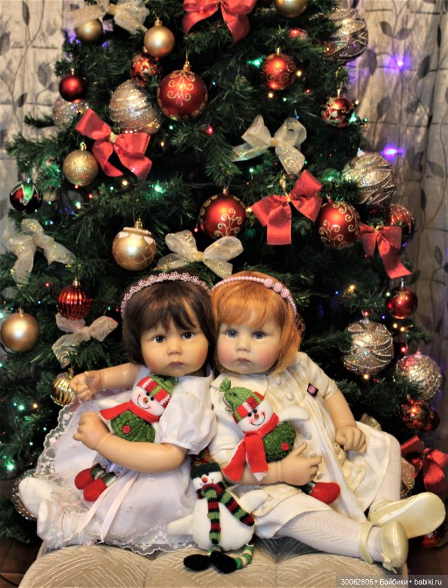 Мауси и Либхен возле новогодней елки (фото 10)