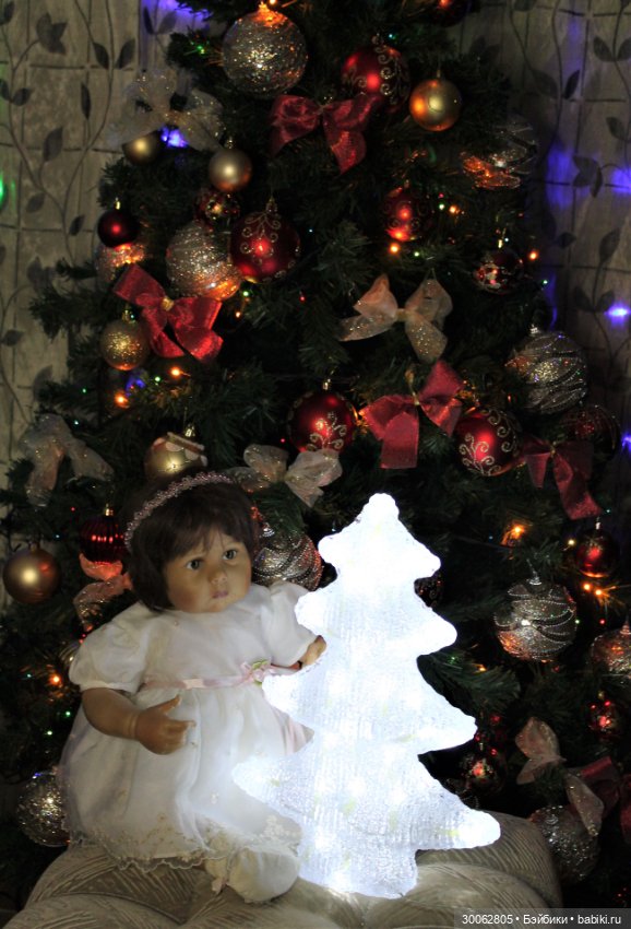 Мауси и Либхен возле новогодней елки (фото 9)