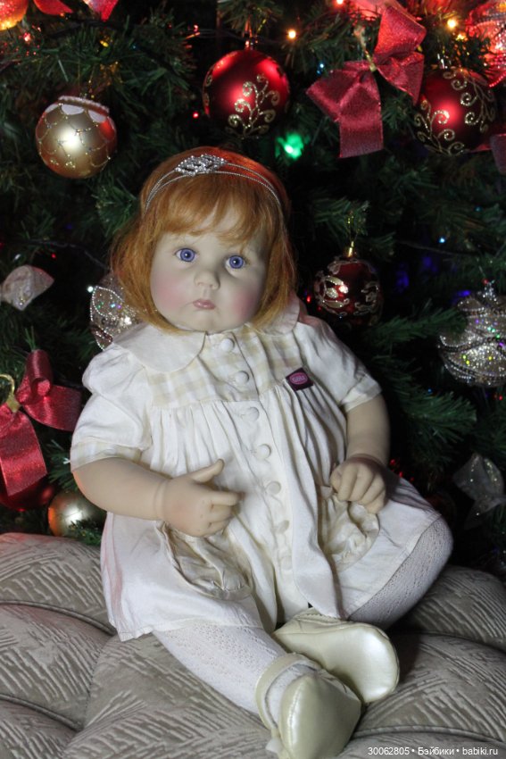 Мауси и Либхен возле новогодней елки (фото 4)