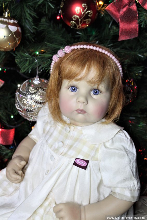 Мауси и Либхен возле новогодней елки (фото 3)