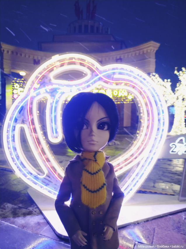 Вечерняя прогулка Себастьяна по новогодней Москве