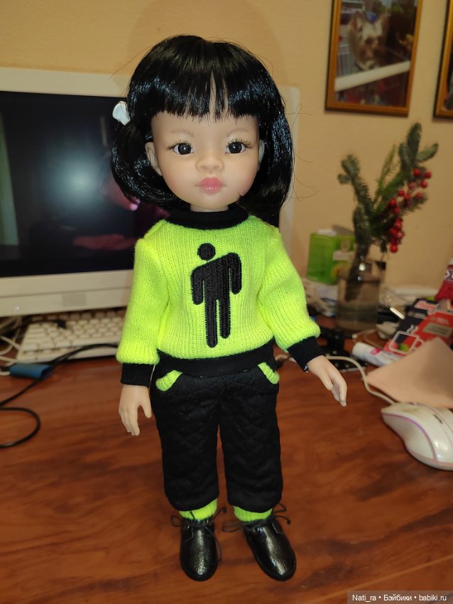 Кукла, которой идет любой наряд, или всеобщее переодевание