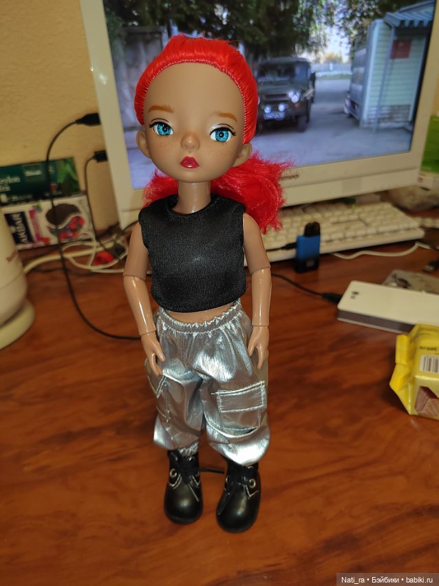 Кукла, которой идет любой наряд, или всеобщее переодевание