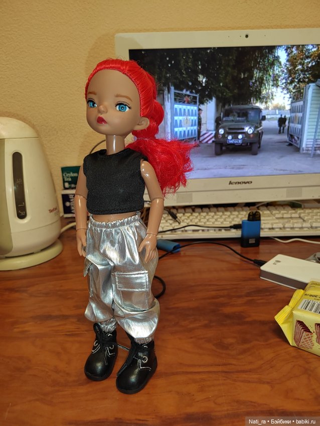 Кукла, которой идет любой наряд, или всеобщее переодевание