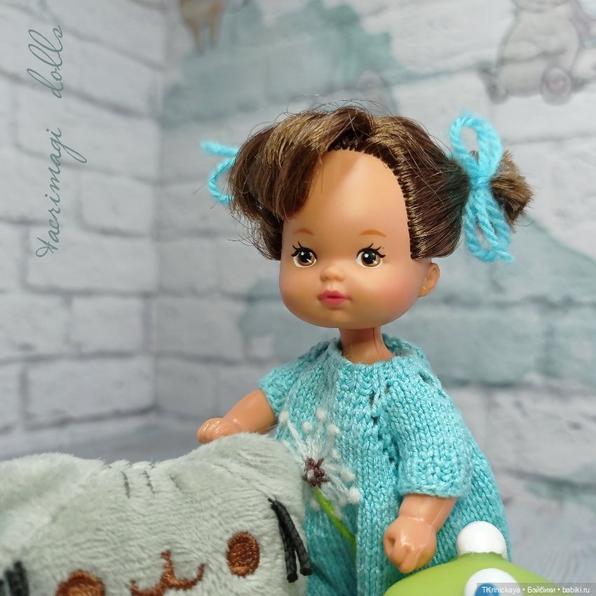 А у нас новенькая девочка поселилась